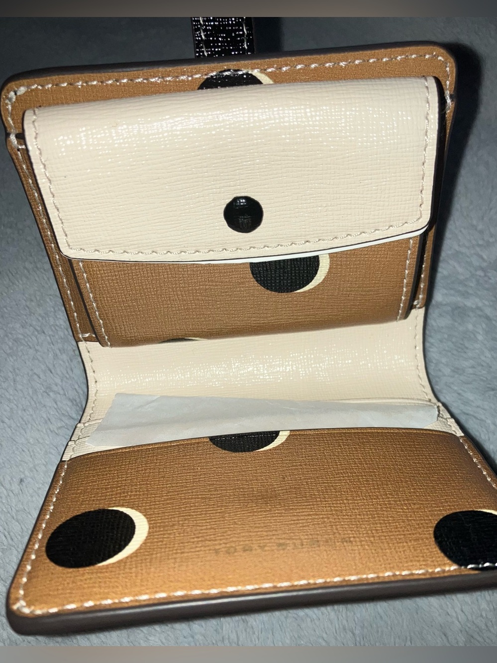 New, Tory Burch Robinson Polka Dot Bi-fold Wallet - Picture 3 of 5